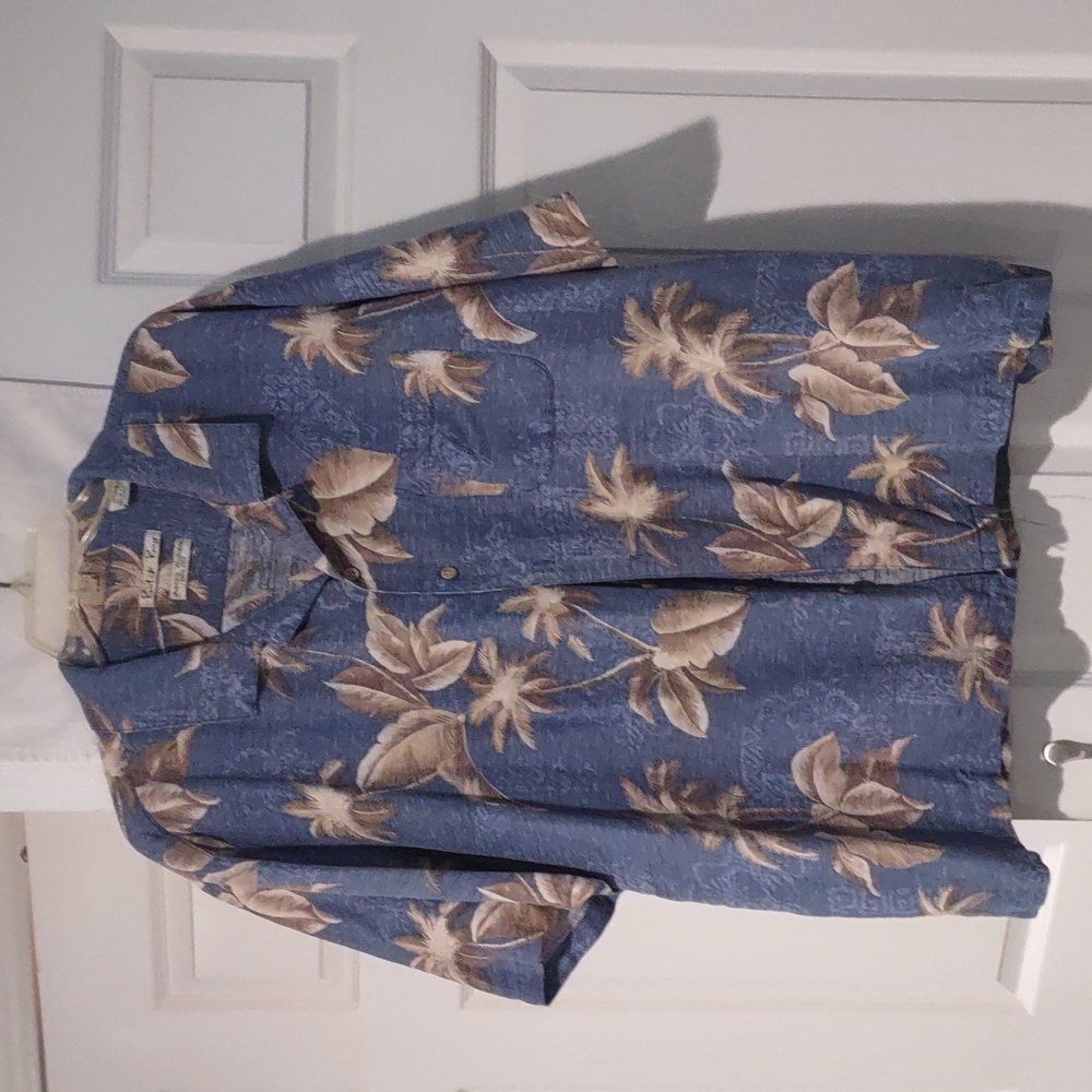 Batick Bay 100% washable silk Hawaiian shirt. Blue with tan palm trees. Size XXL
